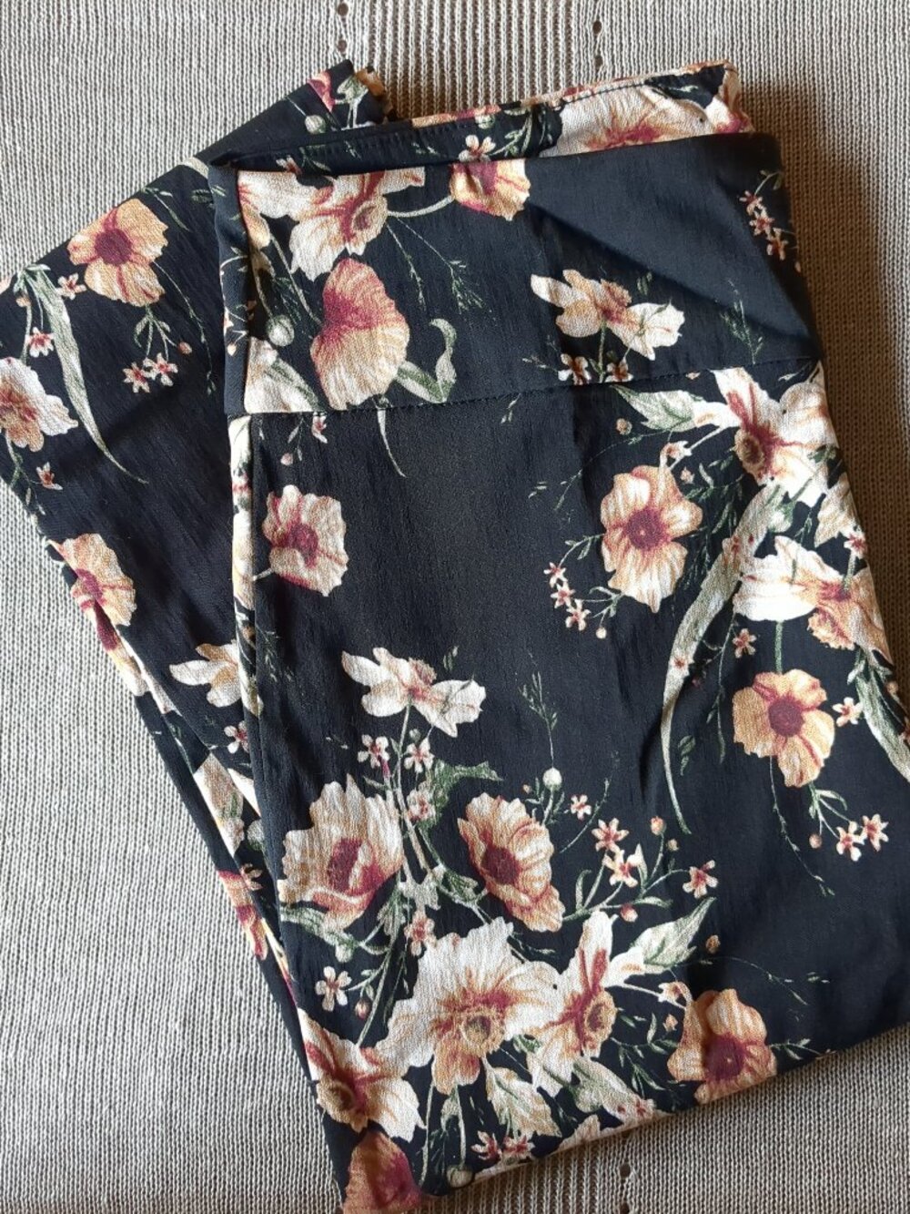 Black Stretch Pants Floral Design - Picture 3 of 8